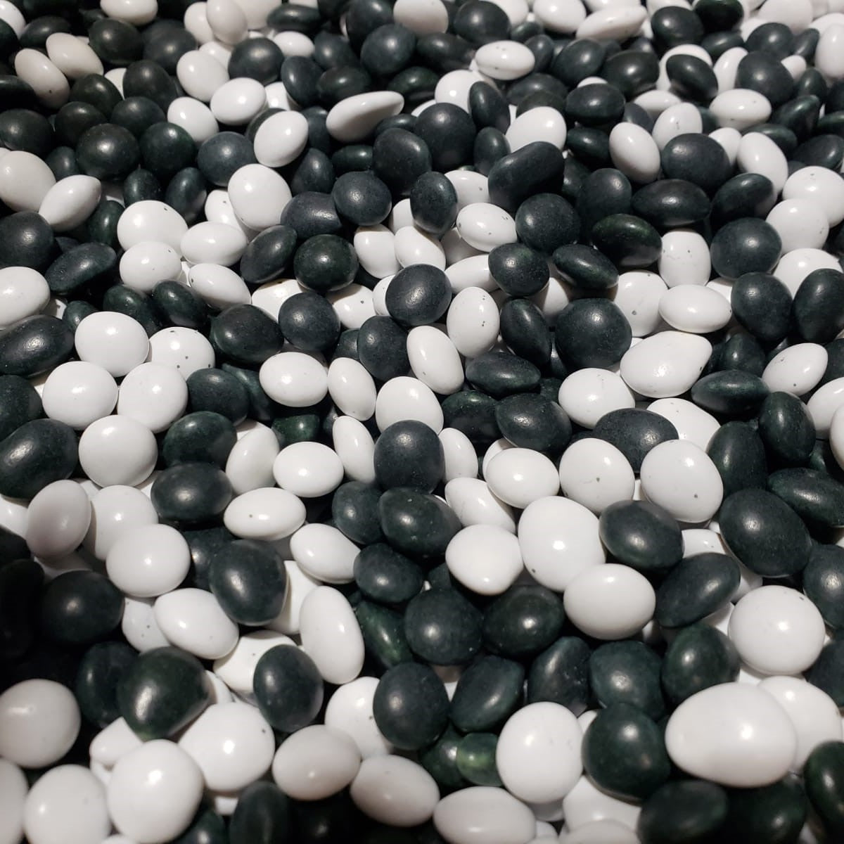 Dee Best Black & White Teeny Lentils